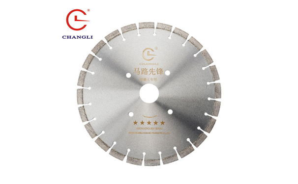 可以通過對金剛石鋸片做理性的分析，來了解鋸片的使用性能